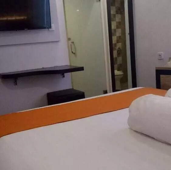 Hotel Front One Boutique Tugu Muda Semarang