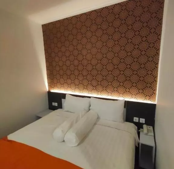 Hotel Front One Boutique Tugu Muda Semarang