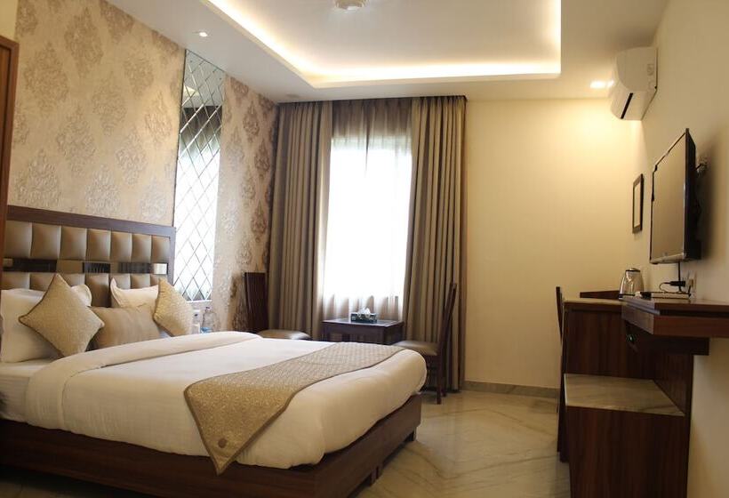 Hotel Royal Residence Iffco Chowk