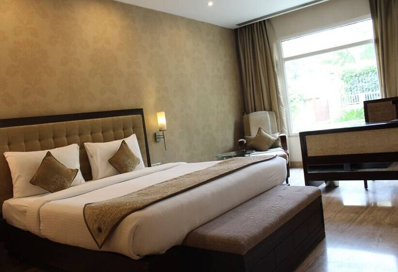 Hotel Royal Residence Iffco Chowk