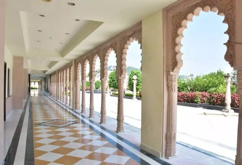 Hotelli Shree Vallabh Vilas Lords Plaza Nathdwara   Pure Veg