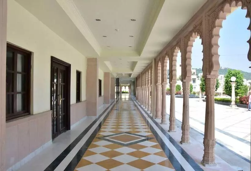 Hotelli Shree Vallabh Vilas Lords Plaza Nathdwara   Pure Veg