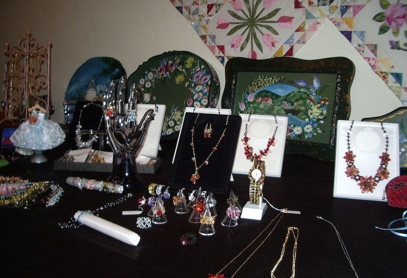 Pension & Craft Shop Hanamizuki