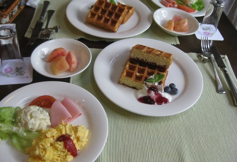 Pension & Craft Shop Hanamizuki