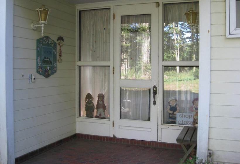 Pension & Craft Shop Hanamizuki