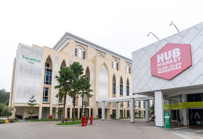 Travel Hub Hotel Kualanamu Airport