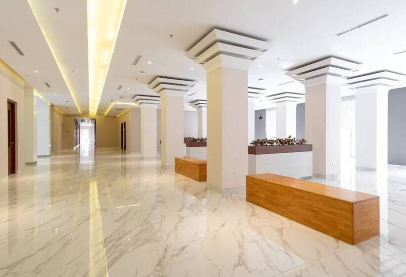 Travel Hub Hotel Kualanamu Airport