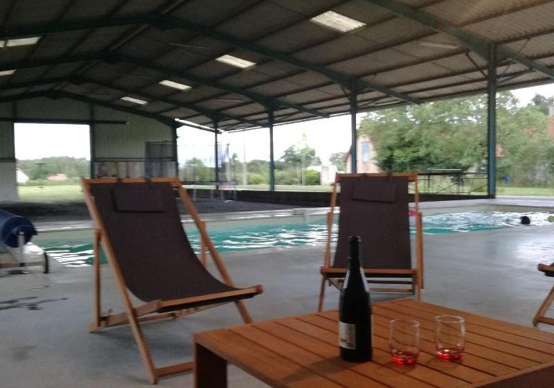 مبيت وإفطار La Roulotte Des Grillots