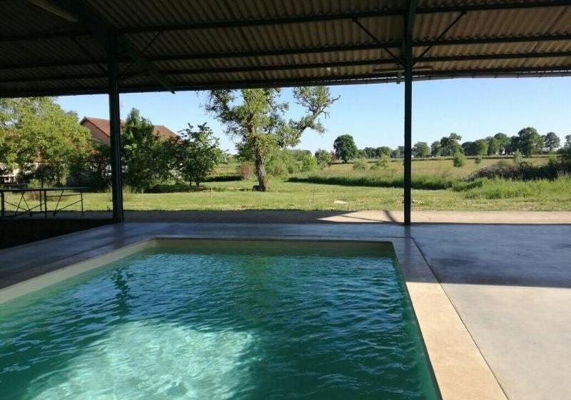 مبيت وإفطار La Roulotte Des Grillots