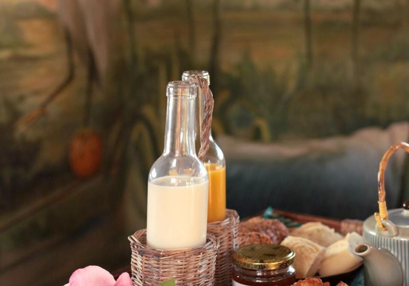 مبيت وإفطار La Roulotte Des Grillots