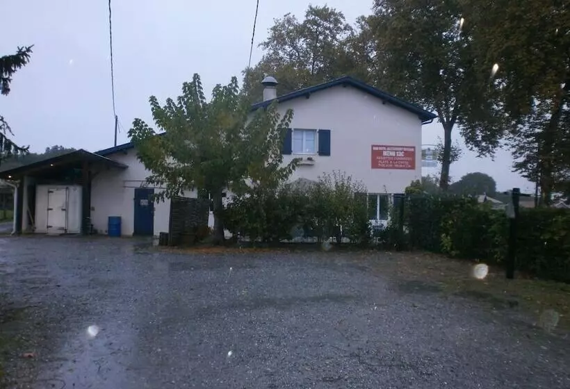 Hotelli Auberge Saint Christophe