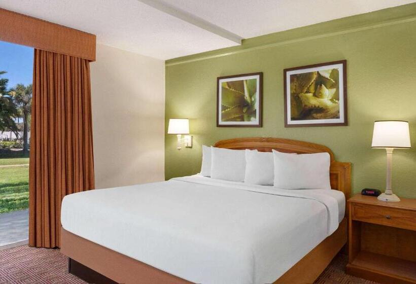 Hotel Baymont By Wyndham Daytona Beach Intl Speedway