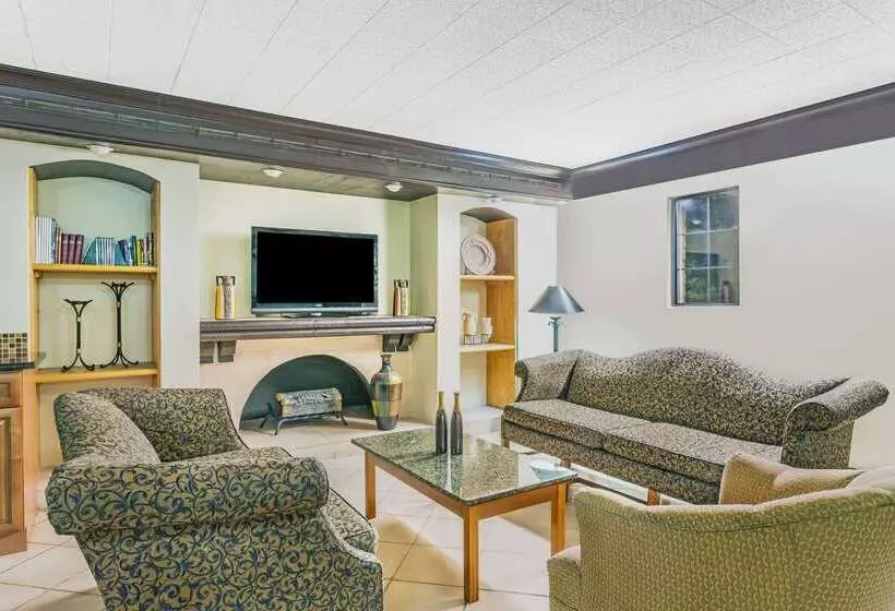 Hotelli Econo Lodge Richmond North Chesterfield