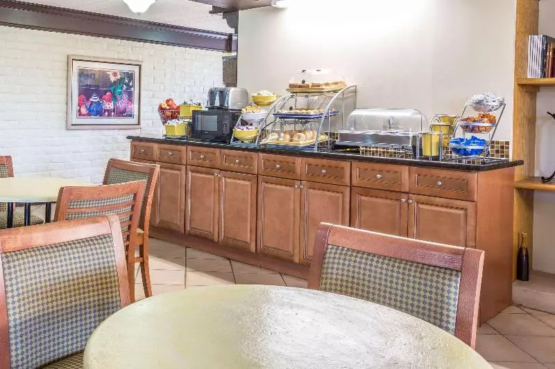 Hotelli Econo Lodge Richmond North Chesterfield