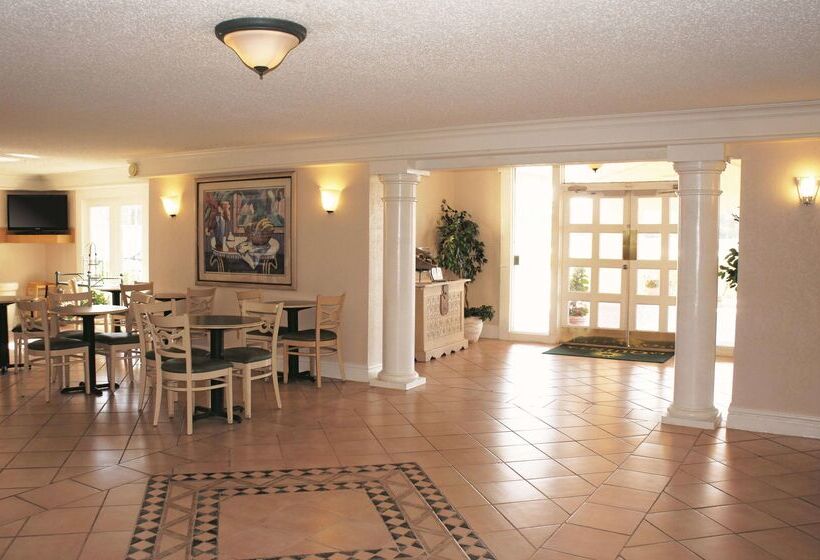 فندق La Quinta Inn By Wyndham Clute Lake Jackson