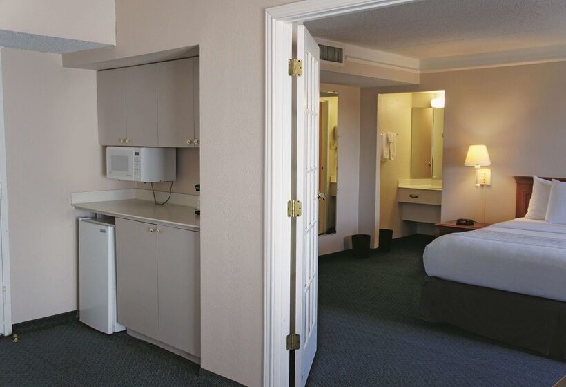 فندق La Quinta Inn By Wyndham Clute Lake Jackson