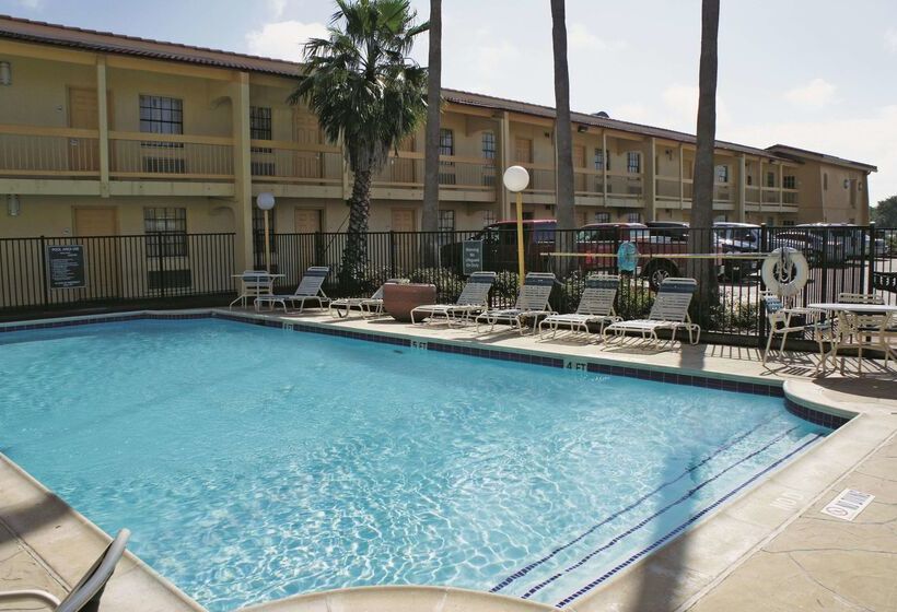 فندق La Quinta Inn By Wyndham Clute Lake Jackson