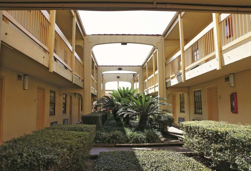 فندق La Quinta Inn By Wyndham Clute Lake Jackson