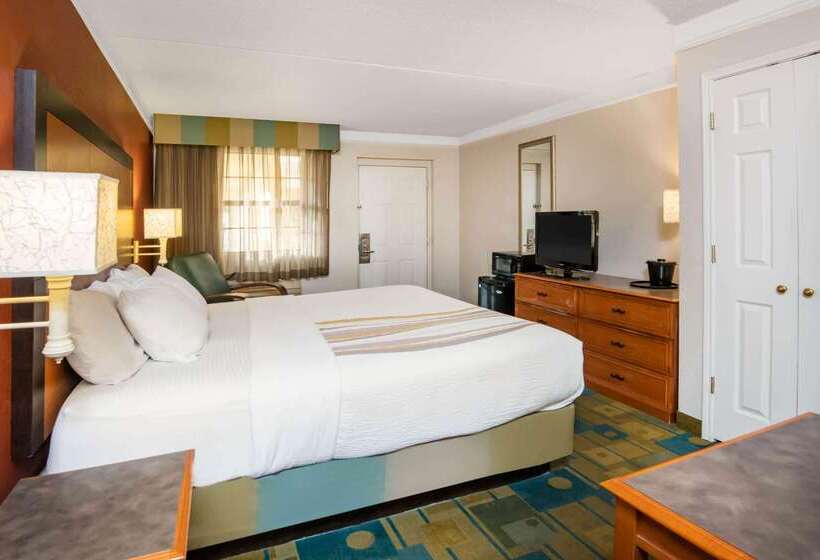 هتل La Quinta Inn By Wyndham Colorado Springs Garden Of The Gods