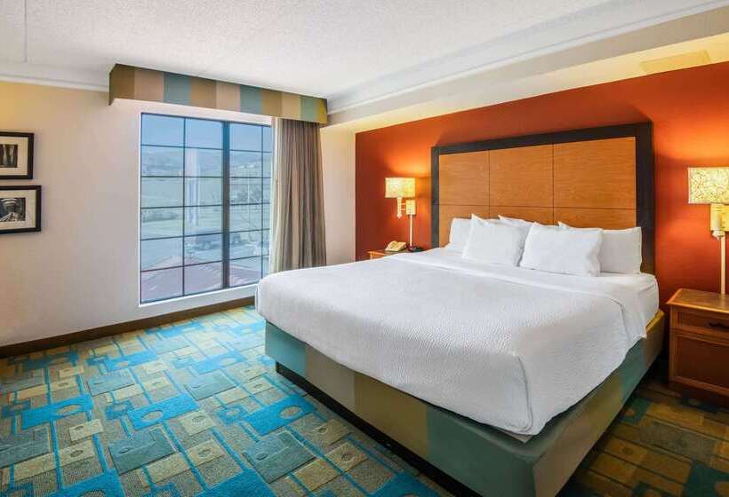 هتل La Quinta Inn By Wyndham Colorado Springs Garden Of The Gods