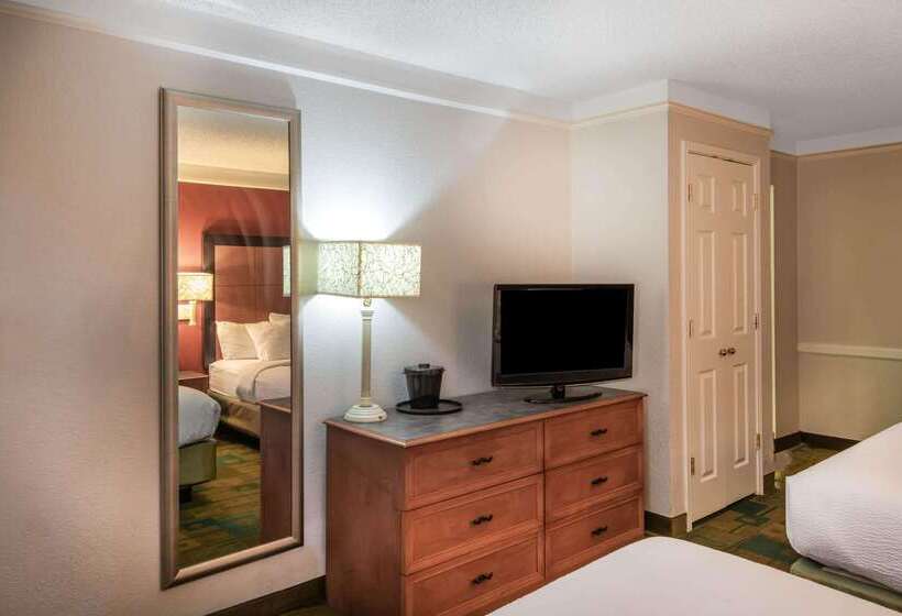 هتل La Quinta Inn By Wyndham Colorado Springs Garden Of The Gods