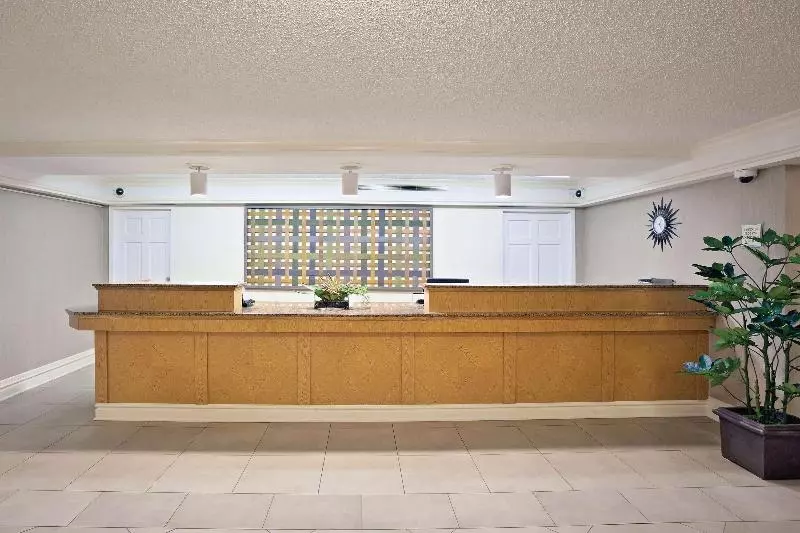 בית מלון כפרי La Quinta Inn By Wyndham Merrillville