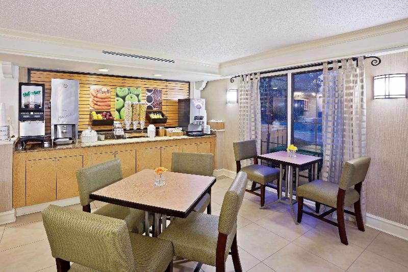 فندق La Quinta Inn By Wyndham Merrillville