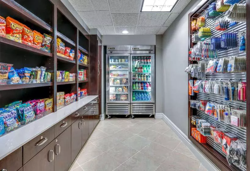 ホテル La Quinta By Wyndham Dallas   Addison Galleria