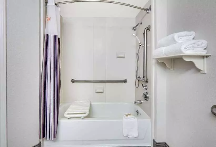 ホテル La Quinta By Wyndham Dallas   Addison Galleria