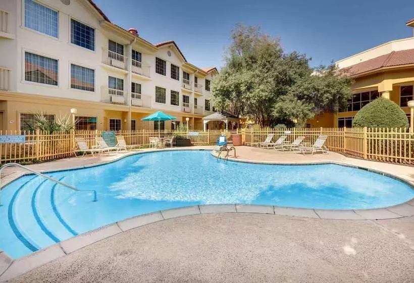 ホテル La Quinta By Wyndham Dallas   Addison Galleria