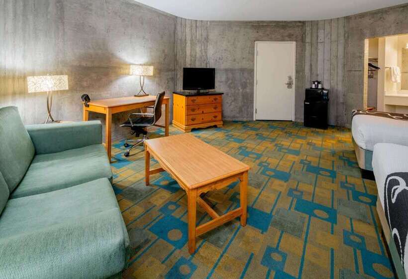 בית מלון כפרי La Quinta Inn & Suites By Wyndham Irvine Spectrum