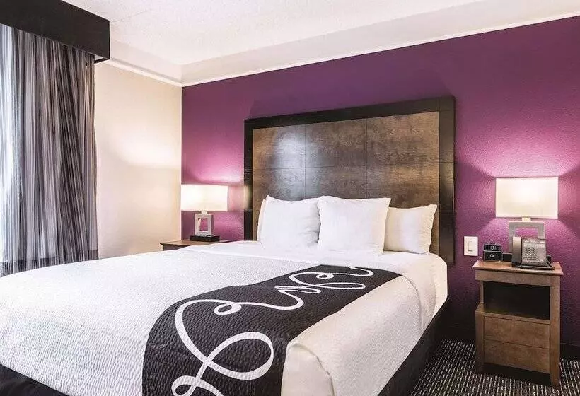 هتل La Quinta By Wyndham Shreveport Airport