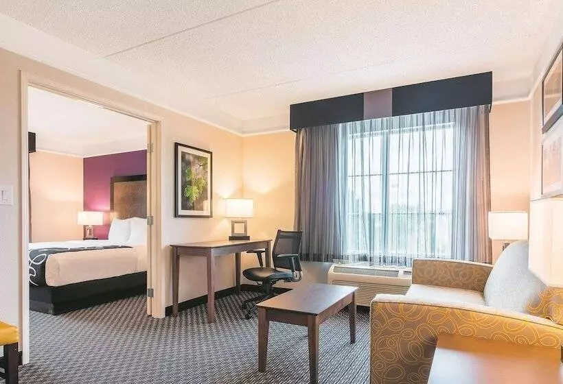 هتل La Quinta By Wyndham Shreveport Airport