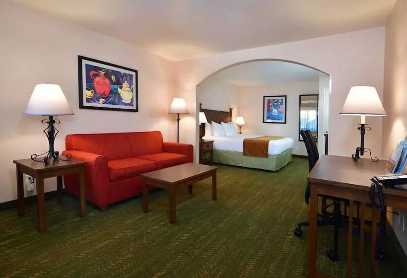 Отель Lamplighter Inn & Suites At Sdsu
