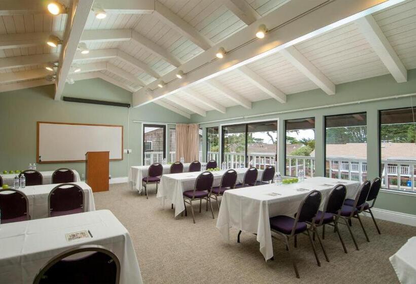 هتل Lighthouse Lodge & Cottages