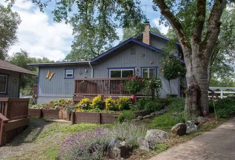 호텔 Little Valley Inn