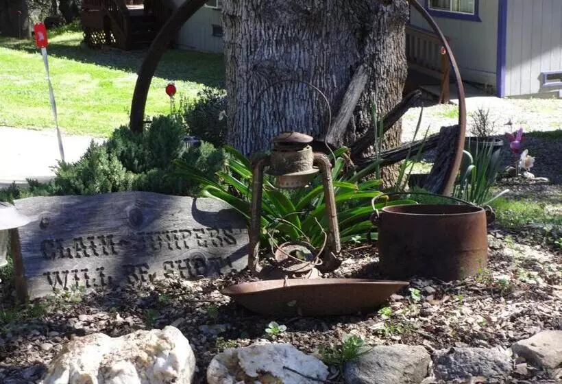 호텔 Little Valley Inn