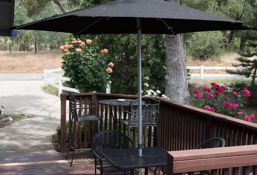 호텔 Little Valley Inn