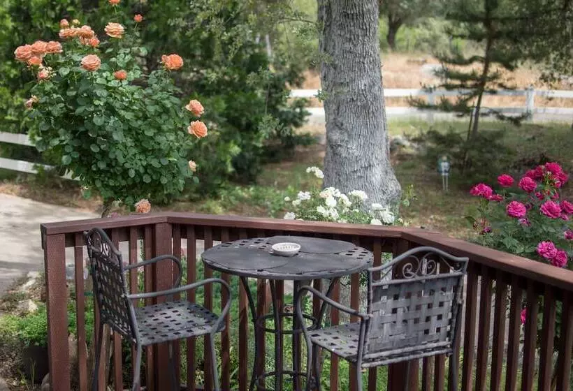 호텔 Little Valley Inn