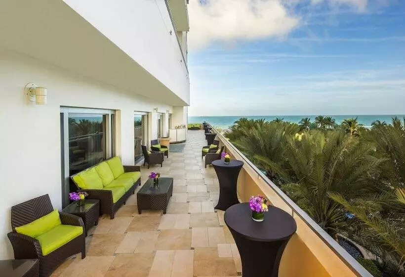 בית מלון כפרי Loews Miami Beach