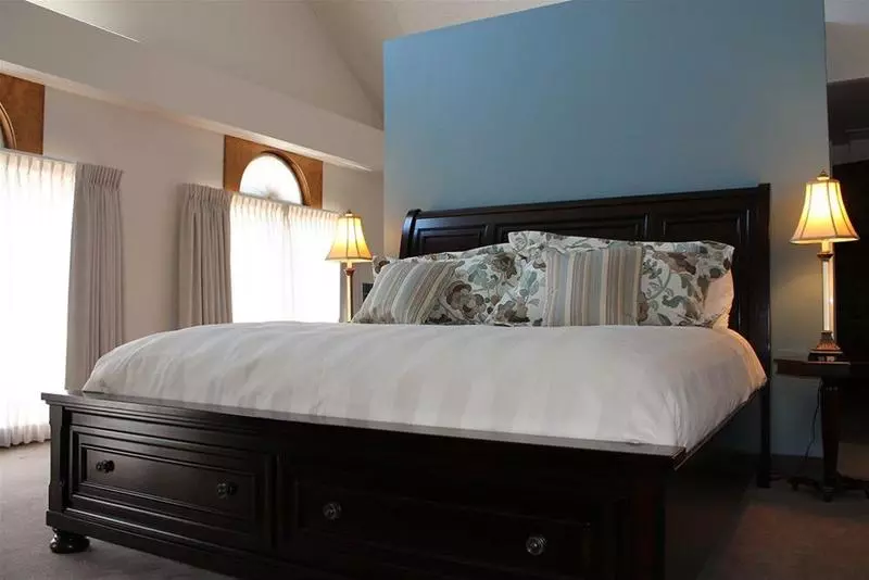 בית מלון כפרי Lone Tree Golf Club And