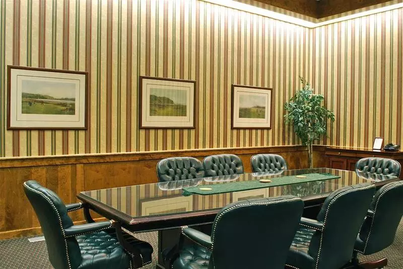 בית מלון כפרי Lone Tree Golf Club And