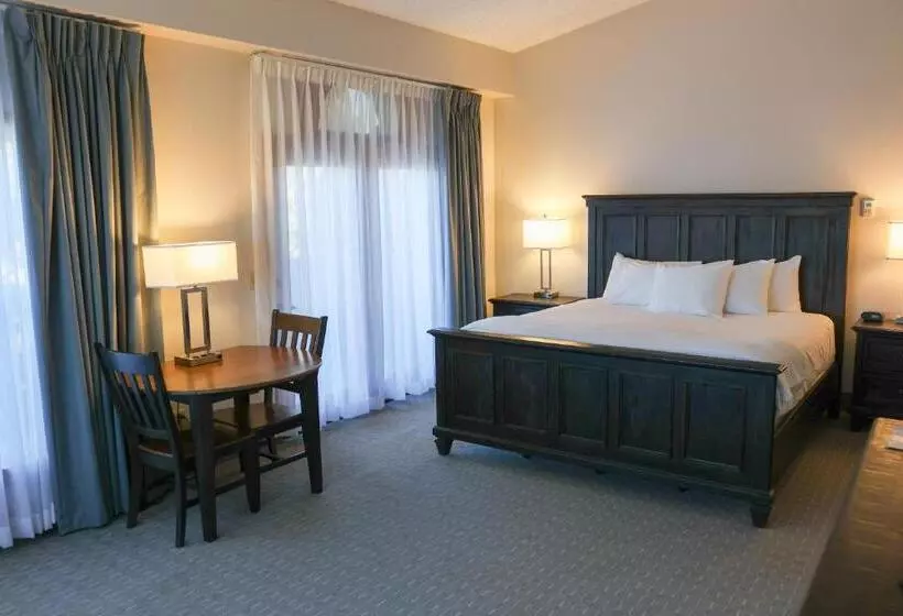 בית מלון כפרי Lone Tree Golf Club And