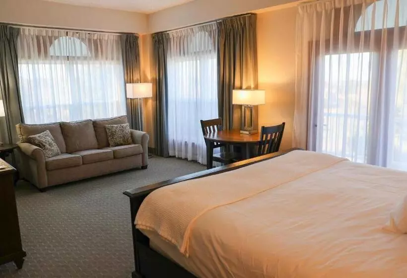 בית מלון כפרי Lone Tree Golf Club And