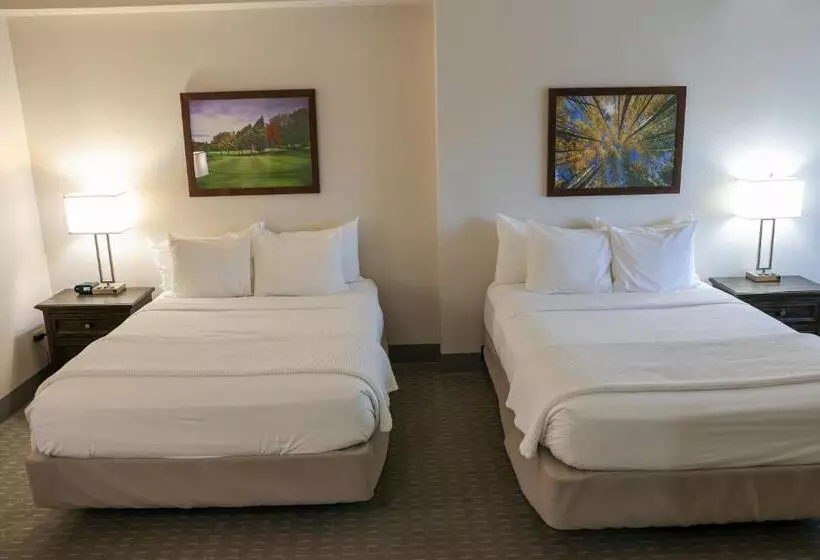 בית מלון כפרי Lone Tree Golf Club And