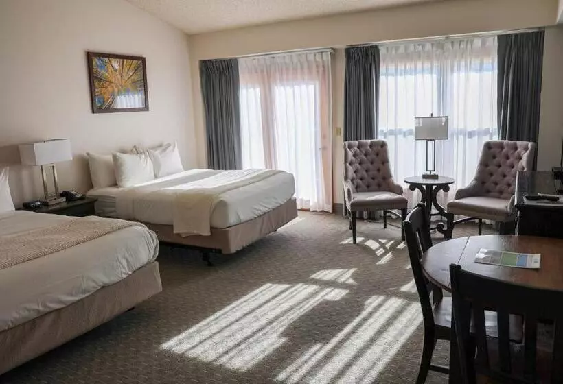 בית מלון כפרי Lone Tree Golf Club And