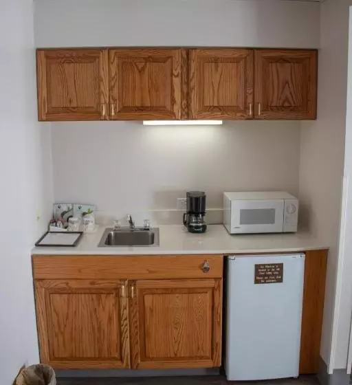 בית מלון כפרי Lone Tree Golf Club And