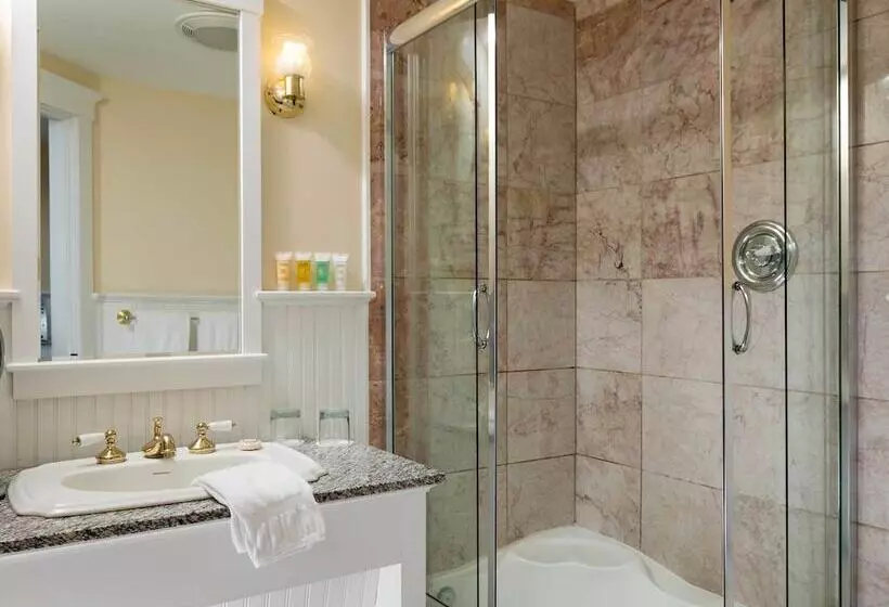 בית מלון כפרי Lord Camden Inn