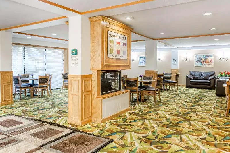 酒店 Quality Inn Seymour I65
