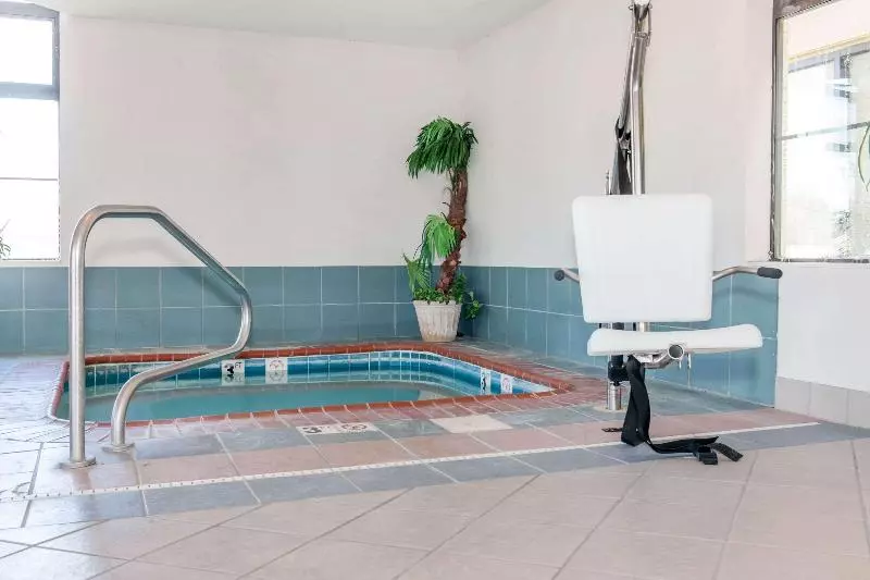 酒店 Quality Inn Seymour I65